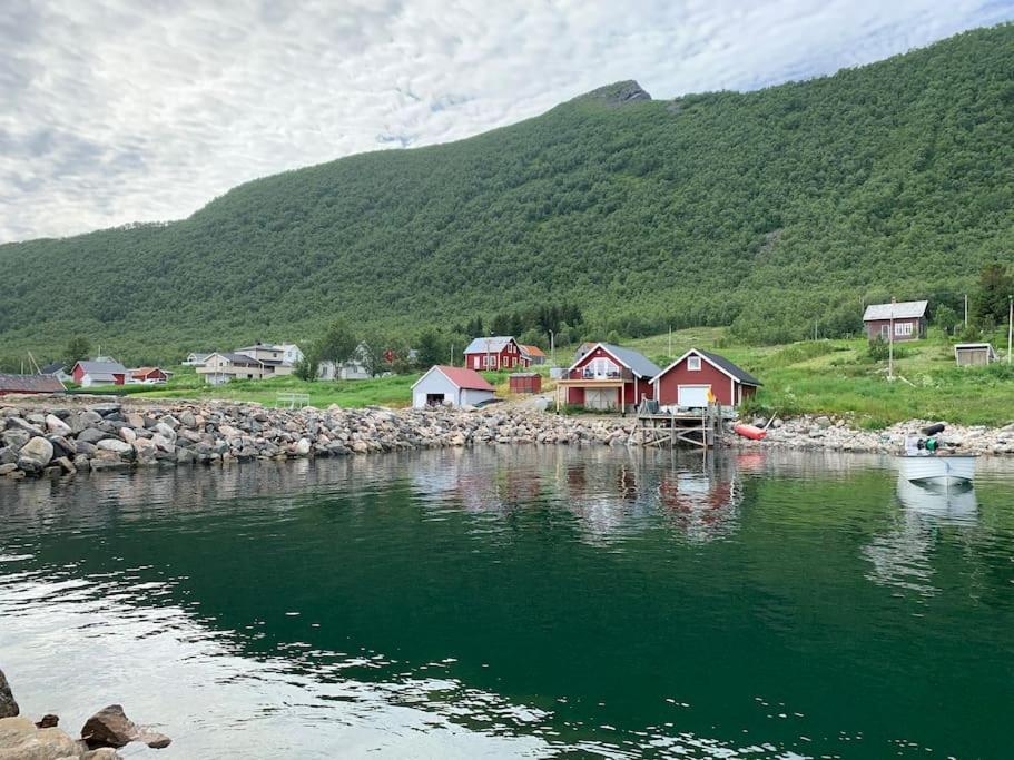 Leilighet I Rorbu Pa Kaldfarnes - Yttersia Senja 外观 照片